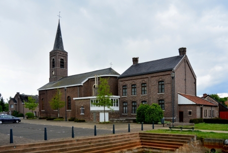 kerk en pastorij Viversel