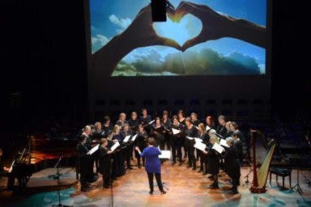 Kerstconcert door vocaal ensemble F:e-m@il met dirigente Nadia Loenders © F:e-m@il