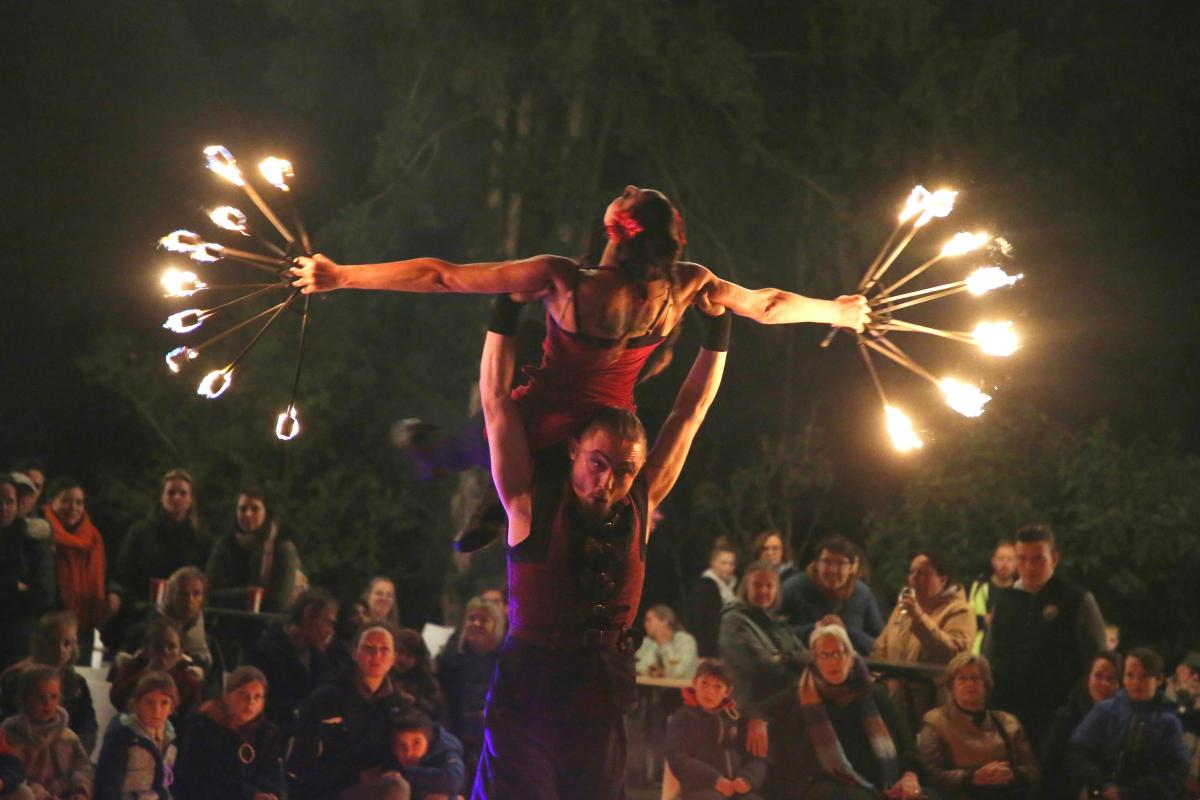 Herk Geniet Central © Moving Fire Arts