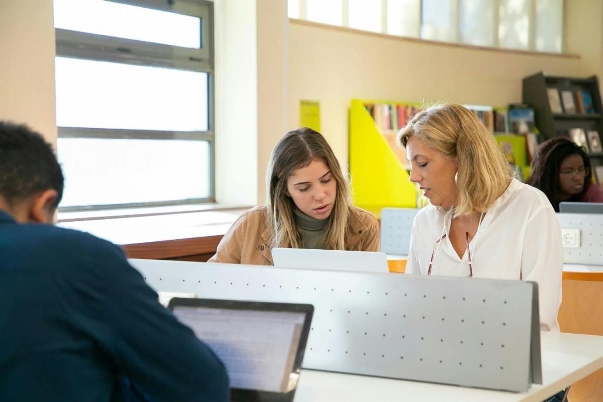 Digipunt Bibliotheek © Pexels