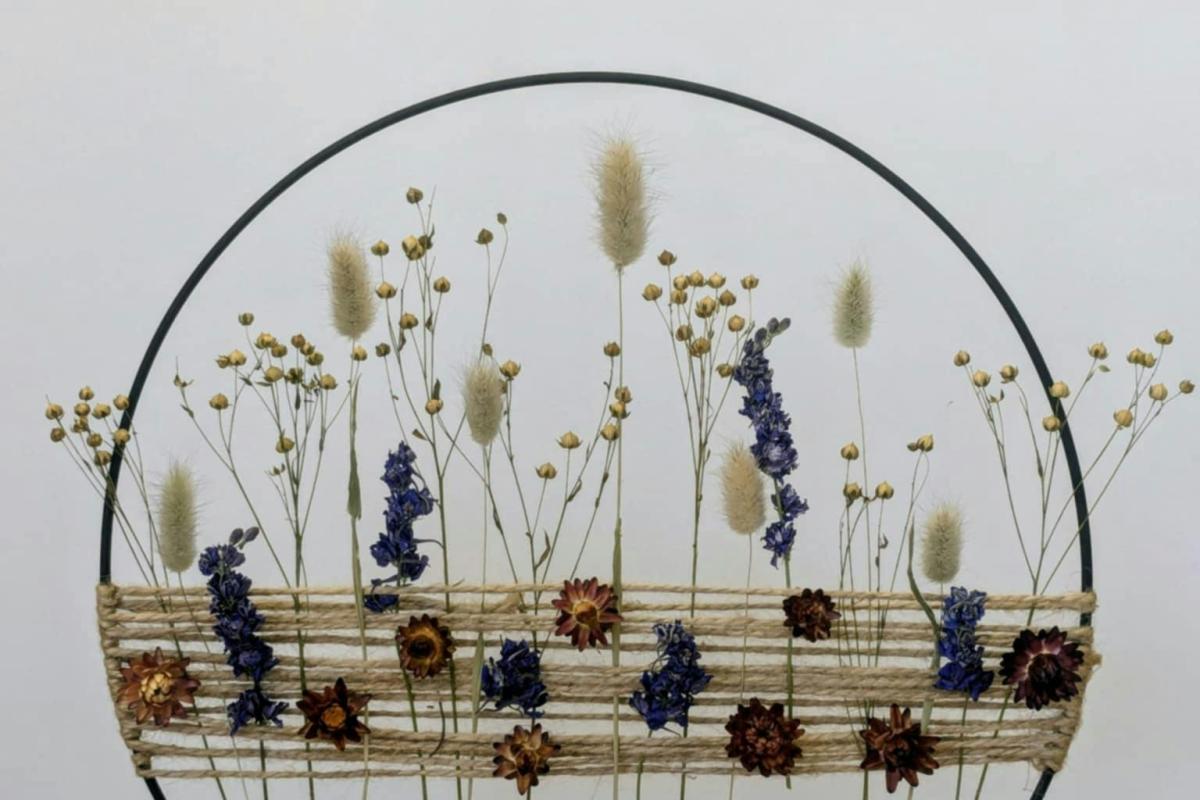Workshop flowerframe met droogbloemen © Natasja Raymaekers